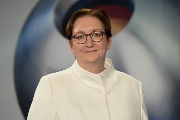 Deutscher Nachhaltigkeitspreis 2024 am 29.11.2024 im Maritim Hotel in Düsseldorf Klara Geywitz ( Bundesbauministerin für Wohnen, Stadtentwicklung und Bauwesen )