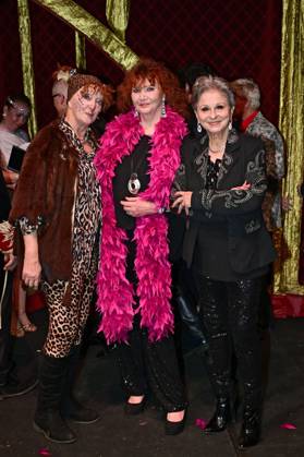 Dagmar Gelbke, Regina Thoss und Dagmar Frederic bei der Geburtstags-Show ™Stars in der Manege zum 80. Geburtstag von Bert Beel im Zirkus Mondeo in der Gutschmidtstraße. Berlin, 01.12.2024