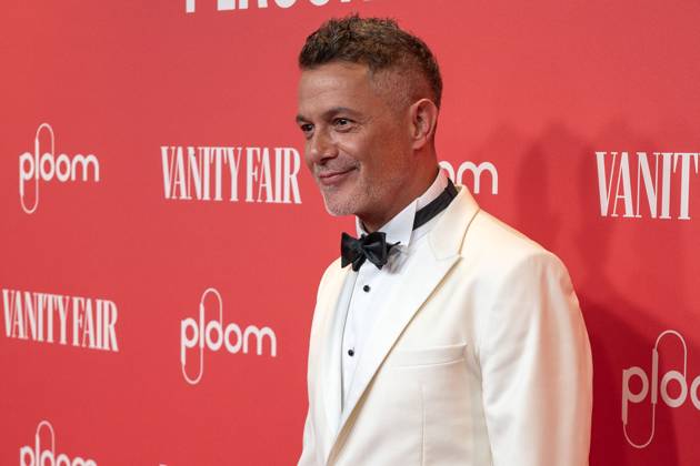 December 4, 2024, Madrid, Madrid, Spain: ALEJANDRO SANZ attends Vanity Fair Person of the Year Award 2024: Ã¢â‚¬oeALEJANDRO SANZÃ¢â‚¬Â at the NEOMUDEJAR MUSEUM on December 04, 2024 in Madrid, Spain. Madrid Spain - ZUMAc312 20241204_zsp_c312_013 Copyright: xOscarxManuelxSanchezx