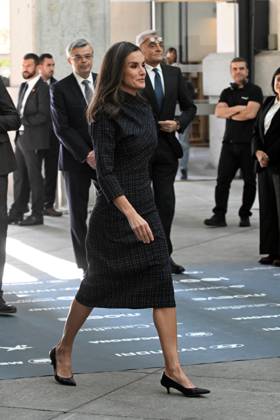 Queen Letizia presides over the commemoration of the 35th anniversary of El Mundo Queen Letizia on her arrival at the commemoration of the 35th anniversary of El Mundo and delivery of the XXII edition of the International Awards of El Mundo , on December 5, 2024, in Madrid Spain FAMOUS ANNIVERSARY EL MUNDO QUEEN José José Madrid Madrid Madrid Spain  Copyright: xJosÃ xOlivax 6387749