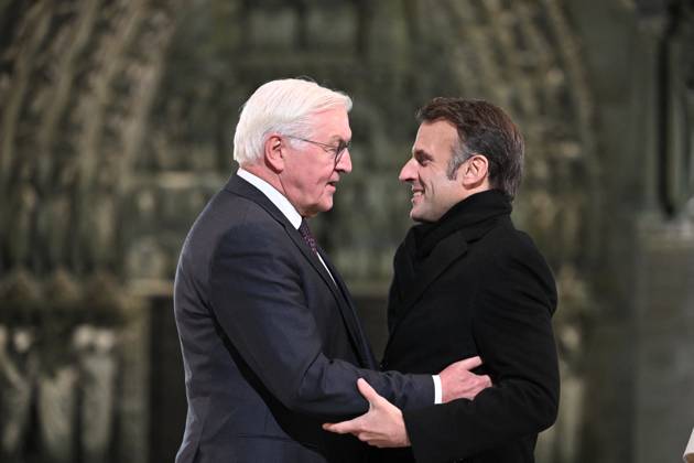 Bilder des Jahres 2024, News 12 Dezember News Themen der Woche KW49 News Bilder des Tages Official Reopening Ceremony Of Notre-Dame Cathedral - Arrivals German President Frank-Walter Steinmeier and French President Emmanuel Macron attend the welcome ceremony at official reopening ceremony of Notre-Dame Cathedral in Paris, France on December 7, 2024, after more than five-years of reconstruction work following the April 2019 fire. Photo by Eliot Blondet ABACAPRESS.COM Paris France  Copyright: xBlondetxEliot ABACAx