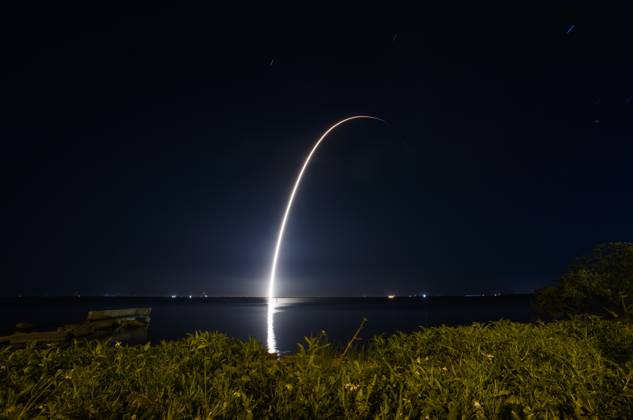 Bilder des Jahres 2024, News 12 Dezember News Themen der Woche KW49 December 8, 2024, Cape Canaveral, Florida, USA: A SpaceX Falcon 9 rocket carrying 23 Starlink satellites, including 13 with Direct to Cell capabilities lifts off from Space Launch Complex-40 at Cape Canaveral Space Force Station, Florida, at 12:12 a.m. EST on Dec. 8, 2024. Cape Canaveral USA - ZUMAb268 20241208_znp_b268_002 Copyright: xJenniferxBriggsx