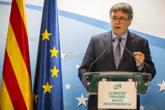 December 9, 2024, Brussels, Bxl, Belgium: Carles Puigdemont, President of the Together for Catalunya (Junts per Catalunya) party, speaks at a press conference following the party™s board meeting in Brussels, Belgium on 09 12 2024 During the press conference, Puigdemont called for a vote of confidence against Spanish Prime Minister Pedro Sanchez, accusing him of being untrustworthy? and criticizing the lack of progress on agreements between Junts and PSOE, particularly regarding investments in Catalonia. Puigdemont emphasized the need for concrete action to fulfill commitments made during negotiations by Brussels Belgium - ZUMAw80_ 20241209_faf_w80_073 Copyright: xWiktorxDabkowskix