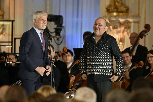 The Antonin Dvorak Award was presented to Australian theatre and opera director Barrie Kosky (right) by Czech President Petr Pavel, Prague, December 9, 2024. (CTKxPhoto KaterinaxSulova) CTKPhotoP2024120907834  CTKPhotoP2024120907834
