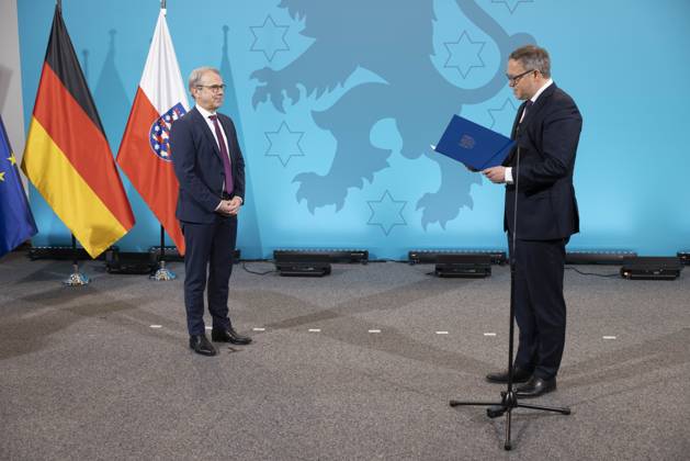 Ernennung Minister Thüringen 13122024 - Georg Maier, Innenminister und MP Mario Voigt +++ Anlaesslich der neuen Brombeer-Koalition aus CD, BSW und SPD wurden die Ministerinnen und Minister in Thueringen ernannt. Erfurt Thueringer Landtag Thueringen Deutschland