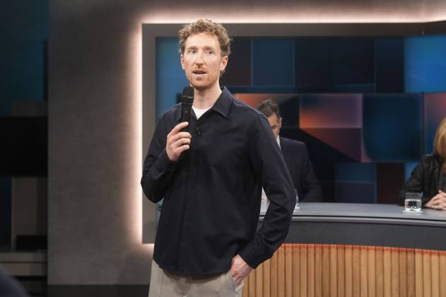 Louis Klamroth in der ARD-Talkshow hart aber fair im Studio Adlershof. Berlin, 16.12.2024
