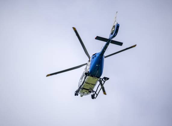 17.06.2024, Fussball UEFA EURO 2024, Ein Polizeihubschrauber kreist während der Veranstaltung über das Stadiongelände, mit Kameras zur Überwachung. 17.06.2024, Fussball UEFA EURO 2024, 17.06.2024, Fussball UEFA EURO 2024,