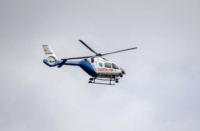 17.06.2024, Fussball UEFA EURO 2024, Ein Polizeihubschrauber kreist während der Veranstaltung über das Stadiongelände, mit Kameras zur Überwachung. 17.06.2024, Fussball UEFA EURO 2024, 17.06.2024, Fussball UEFA EURO 2024,
