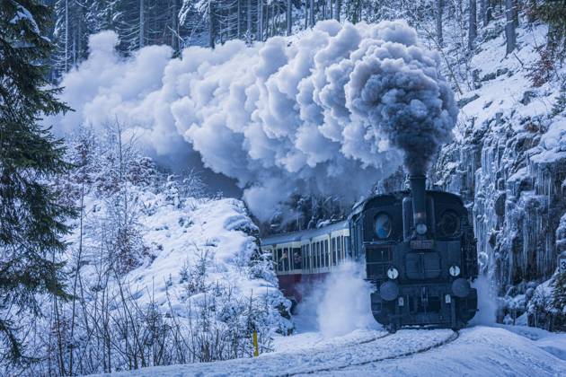 Bilder des Jahres 2024, News 12 Dezember News Bilder des Tages Steam locomotive 310.0134 called Kafemlejnek during the post-Christmas historical ride on the cog railway line between Korenov and Harrachov, Jablonec region, December 30, 2024. (CTKxPhoto RadekxPetrasek) CTKPhotoP2024123004359  CTKPhotoP2024123004359