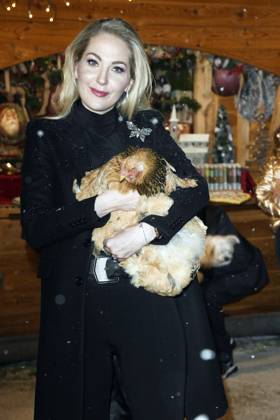 Kathrin Glock Voreroeffnung Weihnachtsmarkt Gut Aiderbichl in Henndorf bei Salzburg, Salzburg Oesterreich, Austria