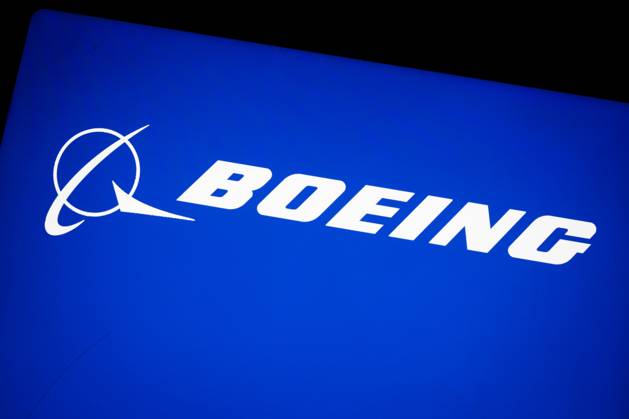 January 13, 2025, Arlington, United States of America: The Boeing Company logo...The Boeing Company is an American multinational corporation that designs, manufactures, and sells airplanes, rotorcraft, rockets, satellites, and telecommunications equipment. David Calhoun is the CEO, and the stock ticker is BA. Core products include the 737 MAX, 747, 777, and 787 aircraft families. Boeing is also a significant contractor for the U.S. government and a leader in aerospace innovation but has been mired in legal issues. Arlington United States of America - ZUMAb177 20250113_aap_b177_016 Copyright: xTaidghxBarronx