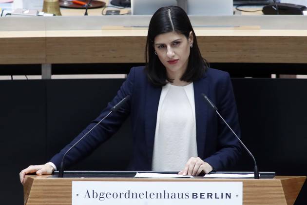Derya Caglar, SPD, Rede in der 7. Plenarsitzung Berliner Abgeordnetenhaus, Landesparlament, Berlin, Berlin Deutschland, Germany
