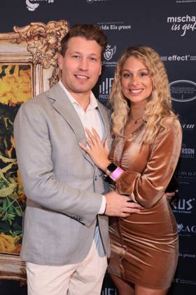 Ich bin ein Star – Holt mich hier raus! powered by Julian F.M. Stoeckel, Raul Richter und Vanessa Schmitt auf dem Dschungel Carpet zum Public Viewing zum TV-Start der neuen Staffel, Hotel Pullmann Schweizer Hof, Berlin, Berlin