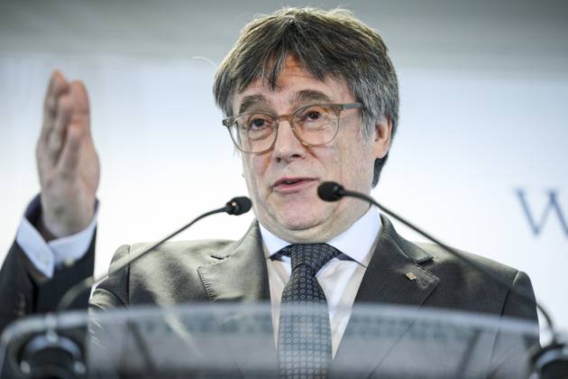 Junts per Catalunya (Together for Catalunya) party President Carles Puigdemont gives a press conference following the party s board meeting in Brussels, Belgium, 17 January 2025. Carles Puigdemont holds press conference after Junts per Catalunya s board meeting !ACHTUNG: NUR REDAKTIONELLE NUTZUNG!  Copyright: xPabloxGarrigósx GRAF9947 20250117-55015736197_1