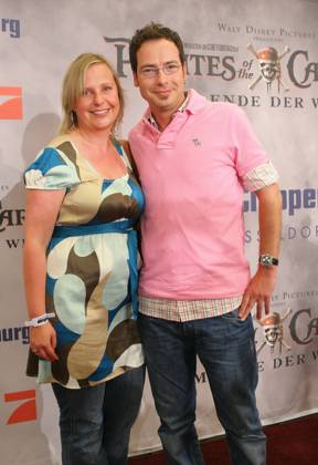 Matthias Opdenhoevel, Moderator, und Frau Alexandra Opdenhoevel beim Exklusiven Gala-Screening Pirates of the Caribbean bei Peek und Cloppenburg in Koeln am 23.05.07. Start des Kinofilms am 24. Mai 2007. Photos: Siewert Nordrhein-Westfalen Germany