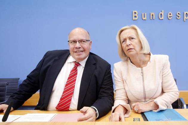 Bundespressekonferenz in Berlin, Vorstellung des 5. Weltklimabericht des IPCC mit BM Prof. Dr. Johanna Wanka, BM Peter Altmaier, Berlin Deutschland, Germany