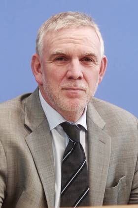 Bundespressekonferenz in Berlin, Vorstellung des 5. Weltklimabericht des IPCC mit Jochen Flasbarth, Praesident des Umweltbundesamtes (UBA), Berlin Deutschland, Germany