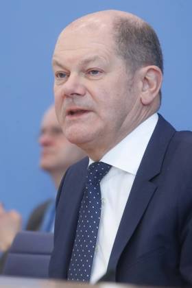 Bundesminister der Finanzen Olaf Scholz, in der Bundespressekonferenz in Berlin, Thema: Haushalt 2019, Eckwerte 2020 und Finanzplan bis 2023, Berlin Deutschland, Germany