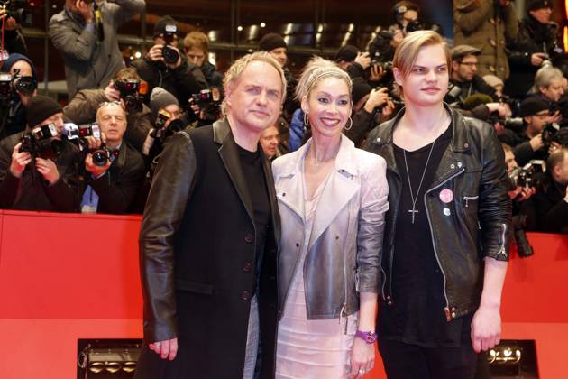 Uwe Ochsenknecht mit Freundin Kirsten und Sohn Wilson Gonzalez auf dem Roten Teppich zu THE CROODS, 63. Internationale Filmfestspiele Berlin, Berlinale, Berlin Deutschland, Germany