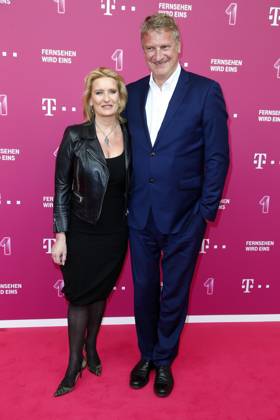 Claudia Kleinert, Wetterfee, und Michael Souvignier bei der Telekom Entertain TV Night in Berlin, Roter Teppich, Berlin Deutschland, Germany