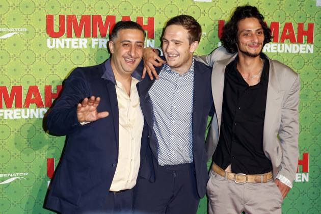 Kida Khodr Ramadan, Frederick Lau und Burak Yigit bei der Filmpremiere von UMMAH - Unter Freunden- im Kino Delphi in Berlin, Berlin Deutschland, Germany