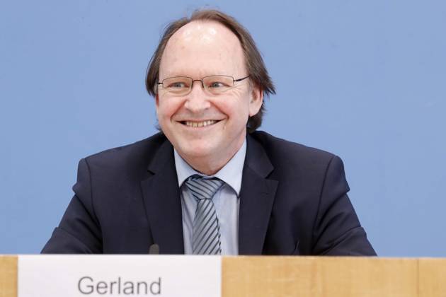 Hans-Ulrich Gerland, Leitender Beamter, bei der Wehrbeauftragte des Deutschen Bundestag, Pressekonferenz in der Bundespressekonferenz in Berlin, Vorstellung des Jahresbericht 2020, Berlin Deutschland, Germany