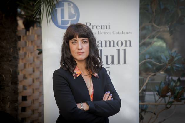 Estel Sole erhält den Premi Ramon Llull Award 2025 Estel Solé wins the Premi Ramon Llull 2025 with her novel Aquest tros de vida The writer, playwright and actress Estel Solé Casadellà poses after learning that she has been awarded the Premi Ramon Llull for novels, at the Casa Mimosa hotel, Estel Solé Casadellà has won the 45th Premi de les Lletres Catalanes Ramon Llull, endowed with 60,000 euros, with her novel about human fragility and resilience, Aquest tros de vida , The Ramon Llull Novel Prize is a literary award given each year to a novel originally written in Catalan. Founded in 1981 by the publisher José Manuel Lara, it is awarded and published by Editorial Planeta 24 JANUARY 2025 RAMON LLUL ESTEL SOLÉ NOVEL PRIZE Kike Rincó Barcelona Catalonia Barcelona Catalonia Catalonia Spain  Copyright: xKikexRinconx 6475209