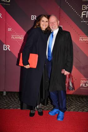 Corinna Binzer und Sepp Schauer bei der Verleihung Bayerischer Filmpreis am 24.01.2025 im Prinzregententheater in Muenchen Bayerischer Filmpreis 2025 in Muenchen