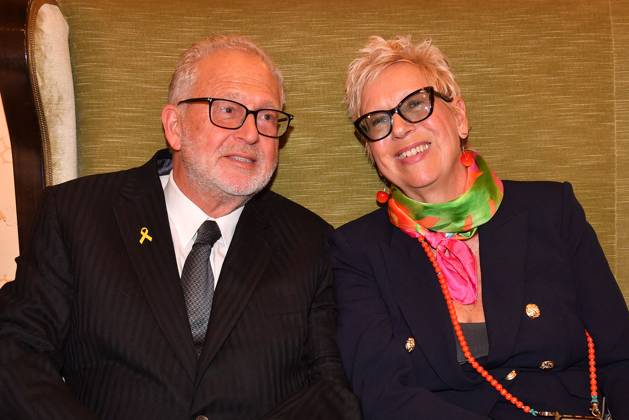Martin Moszkowicz und Doris Doerrie bei der Verleihung Bayerischer Filmpreis am 24.01.2025 im Prinzregententheater in Muenchen Bayerischer Filmpreis 2025 in Muenchen