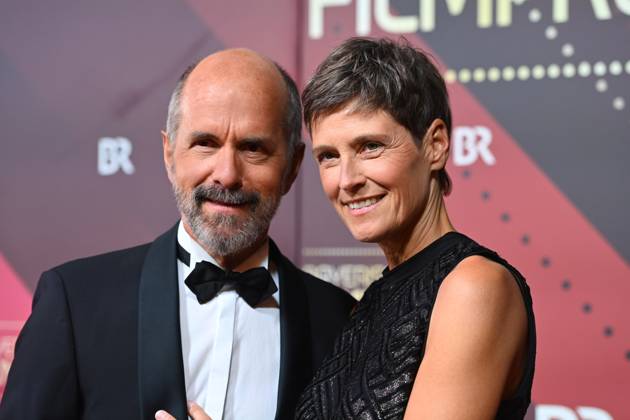 Christoph Maria HERBST (Schauspieler) mit Ehefrau Gisi HERBST Roter Teppich,Red Carpet,Bayerischer Filmpreis 2024 am 24.01.2025 im Prinzregententheater in Muenchen.