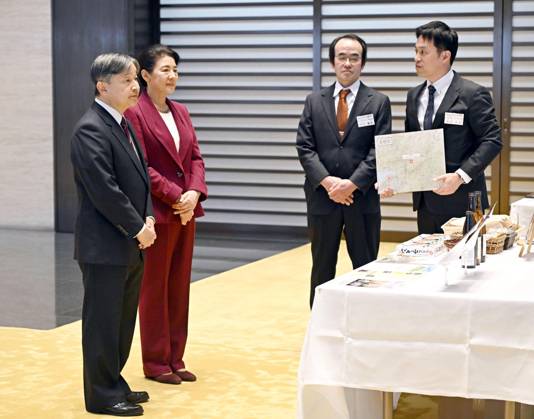 Japanese emperor, empress Japanese Emperor Naruhito (far L) and Empress Masako meet recipients of awards for those who have contributed to the development of the agriculture, forestry and fisheries industries at the Imperial Palace in Tokyo on Jan. 27, 2025. (Pool photo)  A14AA0004052538P