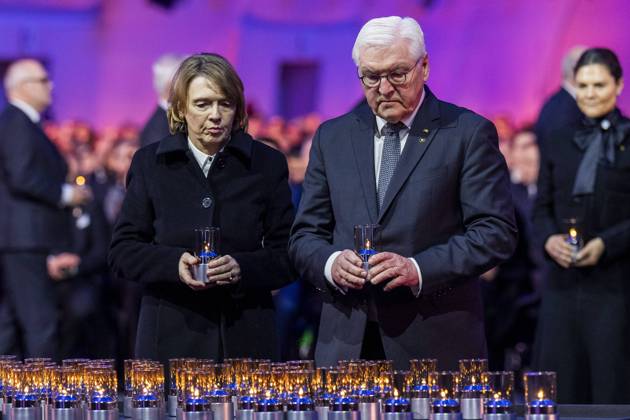 Bilder des Jahres 2025, News 01 Januar News Themen der Woche KW05 News Bilder des Tages 80th anniversary of the liberation of Auschwitz-Birkenau Frank-Walter Steinmeier and Elke Buedenbender attends the main celebrations to mark the 80th anniversary of the liberation of the Auschwitz-Birkenau German concentration camp in Oswiecim, Poland, on January 27, 2025. Oswiecim Poland  Copyright: xAndrzejxIwanczukx originalFilename: iwanczuk-80thanni250127_npTxq.jpg