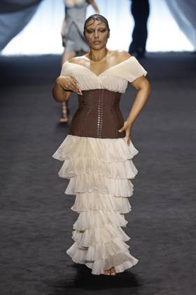 Bilder des Jahres 2025, Entertainment 01 Januar Entertainment Themen der Woche KW05 Entertainment Bilder des Tages Jean Paul Gaultier Haute Couture spring summer 2025 Paris january 2025 Jean Paul Gaultier Haute Couture spring summer 2025 Paris january 2025, Credit:Zeppelin Avalon  Copyright: xZeppelinx xAvalonx 0958700665