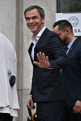 PFW Haute Couture Elie Saab Outside Arrivals JR Olivier Veran at Elie Saab show during Haute Couture Fashion Week in Paris, France on January 29, 2025. Photo by Julien Reynaud APS-Medias ABACAPRESS.COM Paris France  Copyright: xReynaudxJulien APS-Medias ABACAx