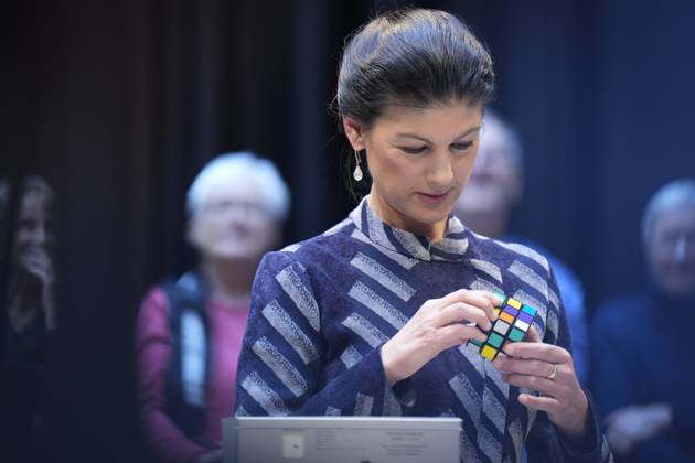 Bilder des Jahres 2025, News 01 Januar News Themen der Woche KW05 News Bilder des Tages Deutschlandfunk, Humboldt Forum, Sahra Wagenknecht, BSW Studio 9, Humboldt Forum, Berlin, Deutschlandfunk, Gespräch, Sahra Wagenknecht, BSW, Zauberwürfel Berlin Berlin GER