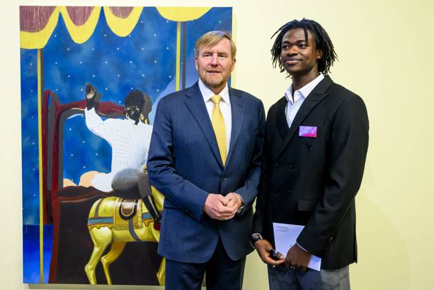 Amsterdam, König Willem Alxeander bei der Verleihung des Königlichen Preises für freie Malerei 2024 31-01-2025 Amsterdam King Willem-Alexander and Eniwaye Oluwaseyi attend the royal award for free painting 2025 (Koninklijke Prijs voor Vrije Schilderkunst ) at the royal palace in Amsterdam. Three young artists will be awarded and will each receive an amount of 9,000 euros. Â  Copyright: xPPEx