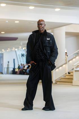 Bilder des Jahres 2025, Entertainment 02 Februar Entertainment Themen der Woche KW06 Entertainment Bilder des Tages Berlin Fashion Week - 10 Year Anniversary William Fan Bruce Darnell bei der 10 Year Anniversary William Fan Fashion Show im Rahmen der Berlin Fashion Week Herbst Winter 2025 in der Philharmonie am 03.02.2025 in Berlin. Copyright: xEventpressxKochanx