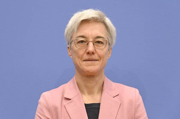 Brigitte Knopf bei der Bundespressekonferenz zur Veröffentlichung des Zweijahresgutachtens zum Stand der Klimapolitik in Deutschland im Haus der Bundespressekonferenz. Berlin, 05.02.2025