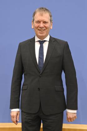 Hans-Martin Henning bei der Bundespressekonferenz zur Veröffentlichung des Zweijahresgutachtens zum Stand der Klimapolitik in Deutschland im Haus der Bundespressekonferenz. Berlin, 05.02.2025