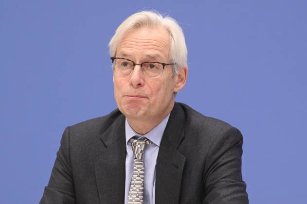 Thomas Heimer bei der Bundespressekonferenz zur Veröffentlichung des Zweijahresgutachtens zum Stand der Klimapolitik in Deutschland im Haus der Bundespressekonferenz. Berlin, 05.02.2025