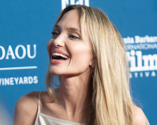 February 5, 2025, Santa Barbara, California, USA: 5 February 2025: - Santa Barbara, California - ANGELINA JOLIE attends the 40th Annual Santa Barbara International Film Festival at Arlington Theatre in Santa Barbara Santa Barbara USA - ZUMAs247 20250205_zmp_s247_003 Copyright: xCharliexSteffensx