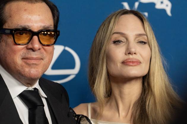 February 5, 2025, Santa Barbara, Ca, California, USA: Angelina Jolie arrives at the 2025 Santa Barbara International Film FestivalÃ¢â‚¬â ¢s red carpet in front of the historic Arlington Theater to receive her Modern Master Award Wednesday night in Santa Barbara. Festival Executive Director Roger Durling greets her on the red carpet. Santa Barbara, Ca USA - ZUMAa35_ 20250205_zaf_a35_024 Copyright: xDanielxA.xAndersonx