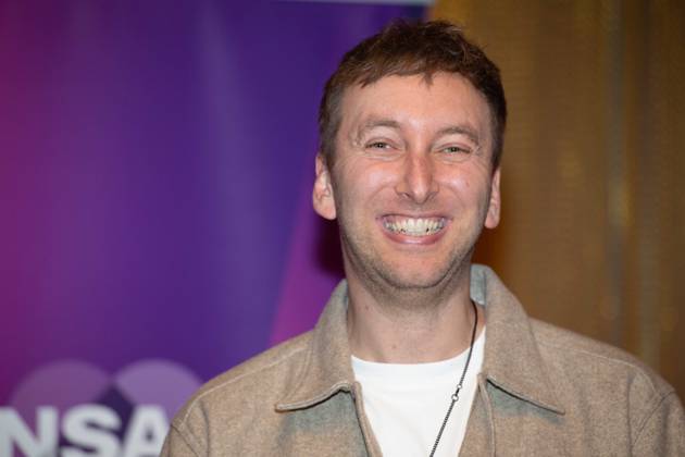 FREHTORGE (Torge OELRICH), Hauptdarsteller, ZDF, Zweites Deutsches Fernsehen, Roter Teppich, Red Carpet Show, Ankunft, arrival, Filmpremiere EINSAME HERZEN - DAS LOVECAMP, am 06.02.2025 im Cinenova-Kino in Koeln.