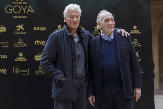 Press conference with actor Richard Gere Granada Actor Richard Gere during the press conference at the Palace of Charles V of the Alhambra, on February 7, 2025 in Granada Andalusia, Spain As part of the preparations for the 39th edition of the Goya Awards, actor Richard Gere, winner of the International Goya, gave a press conference at the Palace of Charles V of the Alhambra 07 FEBRUARY 2025 Álex Cálex Cá Granada Granada Andalucia Granada Andalucia Spain  Copyright: xÃlexxCamarax 6505256