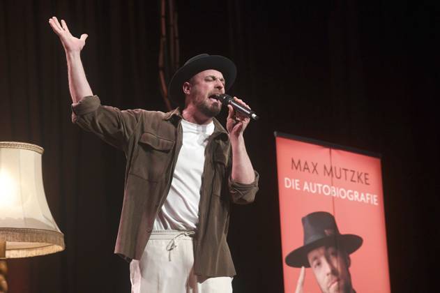 Bilder des Jahres 2025, Entertainment 02 Februar Entertainment Themen der Woche KW06 Max Mutzke bei der musikalischen Lesung aus seiner Autobiografie So viel mehr im Pavillon. Hannover, 07.02.2025