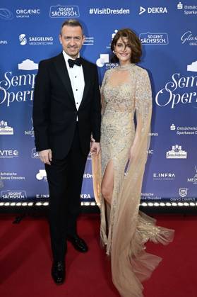Till Brönner mit Ehefrau Nadia Dassouki beim 17. SemperOpernball 2025 in der Semper Oper. Dresden, 07.02.2025