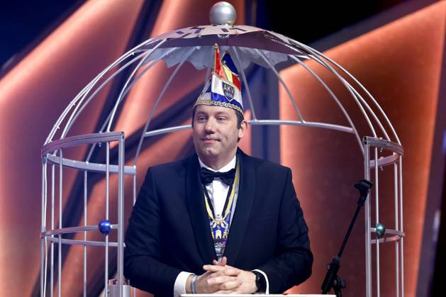 Politiker Lars Klingbeil (SPD) nach seiner Rede im Narrenkäfig als neuer Ritter bei der 75. Verleihung des Ordens Wider den tierischen Ernst durch den Aachener Karnevalsverein (AKV) im Eurogress. Der Aachener Karnevalsverein will damit Persönlichkeiten ehren, die Humor und Menschlichkeit im Amt beweisen. Aachen, 08.02.2025 NRW Deutschland Copyright: xChristophxHardtx