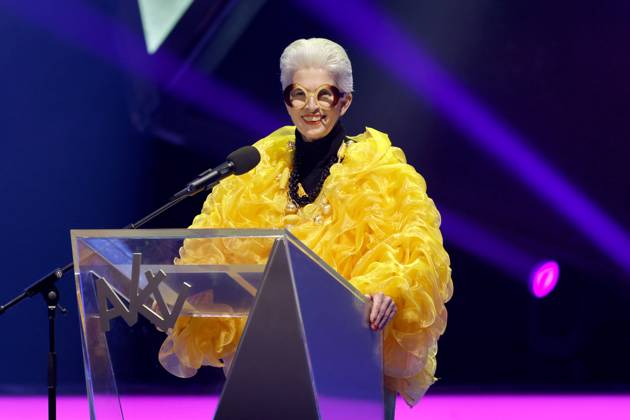 Politikerin Marie-Agnes Strack-Zimmermann (FDP) verkleidet als Iris Apfel bei ihrer Rede bei der 75. Verleihung des Ordens Wider den tierischen Ernst durch den Aachener Karnevalsverein (AKV) im Eurogress. Der Aachener Karnevalsverein will damit Persönlichkeiten ehren, die Humor und Menschlichkeit im Amt beweisen. Aachen, 08.02.2025 NRW Deutschland Copyright: xChristophxHardtx