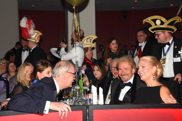 Guenther Jauch Moderator Karl Valentin Orden Preistraeger Thomas Karina Gottschalk Moderator Laudator Muenchen 08.02.2025 Deutsches Theater Grosser Narrhalla Ball SoirÃ e mit Verleihung des Karl Valentin Orden an Guenther Jauch, Moderator, Journalist Produzent Muenchen