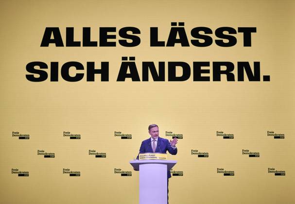 Bilder des Jahres 2025, News 02 Februar News Themen der Woche KW06 FDP-Sonderparteitag - Christian Lindner EUR, DEU,Deutschland,Potsdam, 09.02.2025: Motto der FDP im Bundestagswahlkampf ALLES LÄSST SICH ÄNDERN . Auf dem Bundesparteitag in Babelsberg beschließt die FDP eine Wirtschafts- und Migrationswende. Mit einem Richtungswechsel für Deutschland zieht die FDP in den Bundestagswahlkampf 2025.